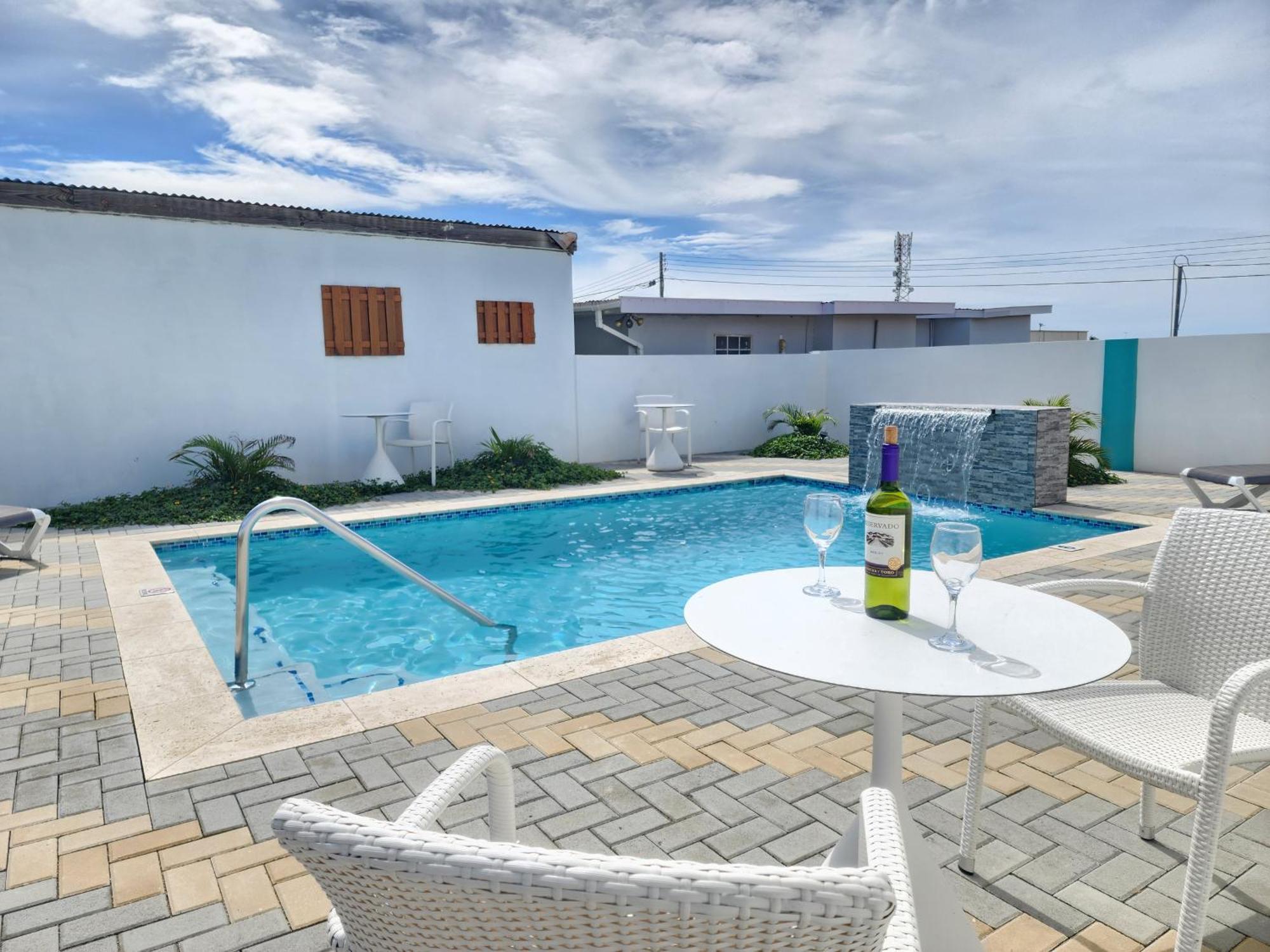 Ocean Breeze Apartments In Aruba オラニエスタッド エクステリア 写真
